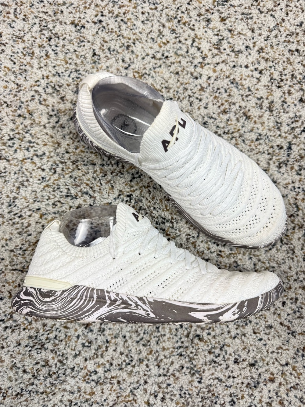 APL Techloom Wave Shoes Womens 8 White Knit Sneakers Marbled Gray Sporty Casual